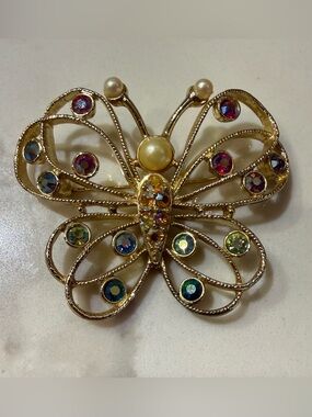 Emmons rhinestone gold tone butterfly brooch